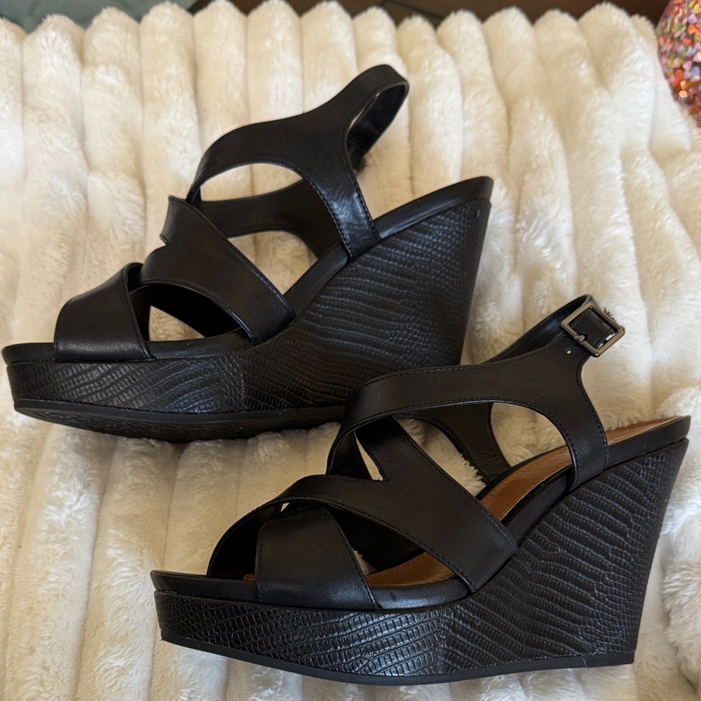 Gianni Bini Black Wedge Sandals